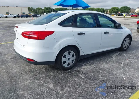 2016 Ford Focus S из США, поврежденный, VIN 1FADP3E21GL248877